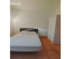 Se vende bonita casa con zona de piscina y barbacoa