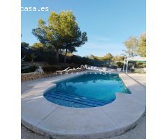 En venta gran y bonito chalet en la zona de Alfaz del Pi.