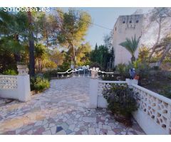 En venta gran y bonito chalet en la zona de Alfaz del Pi.