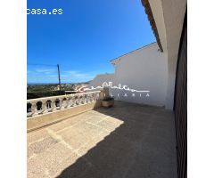 Chalet adosado en urbanizacion el Tossal