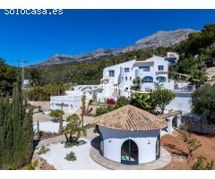 En venta exclusividad mediterránea, fantástica villa con grandes vistas a Altea y Benidorm