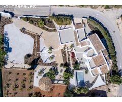 En venta exclusividad mediterránea, fantástica villa con grandes vistas a Altea y Benidorm