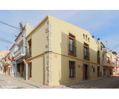 Casa de Pueblo en Venta en Argentona, Barcelona