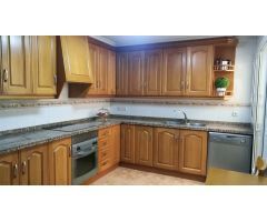 ADOSADO IDEAL PARA ESAS FAMILIAS QUE PRECISAN MUCHO ESPACIO.