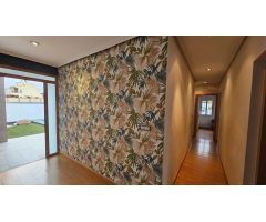 Espléndida Villa Renovada con Jardín, Piscina y Espaciosa Terraza