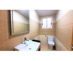 el piso de 3 dormitorios y 2 baños en la calle Ramon Gallud en pleno centro de Torrevieja