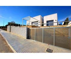 Encantadora villa de una planta con vistas al parque