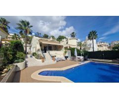 Villa en Venta en Orihuela Costa, Alicante