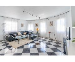 Descubre este increíble chalet independiente en Playa Flamenca!