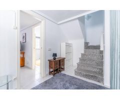 Descubre este increíble chalet independiente en Playa Flamenca!