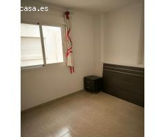 Apartamento luminoso de 2 dormitorios con garaje incluido y piscina en el centro de Torrevieja