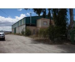 NAVE INDUSTRIAL Y TERRENO EN PUERTO LUMBRERAS.