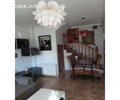 Descubre tu paraíso en Punta Prima, Orihuela Costa con este tríplex único