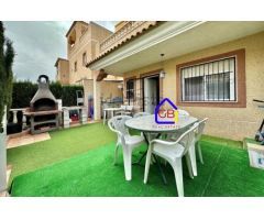 Chalet en venta con piscina comunitaria en Aguas Nuevas, Torrevieja