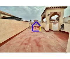 Chalet en venta con piscina comunitaria en Aguas Nuevas, Torrevieja