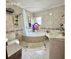 Chalet en venta con piscina comunitaria en Aguas Nuevas, Torrevieja