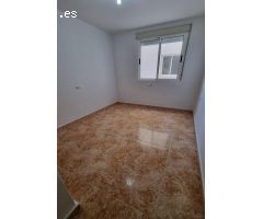 GRAN APARTAMENTO DE 4 DORMITORIOS A 600 METROS DEL MAR - ZONA TORREVIEJA -
