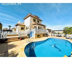 Villa independiente con piscina privada en Villamartin Golf