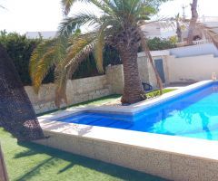CHALET CON PISCINA PRIVADA A 5 MINUTOS DE LA PLAYA - ZONA ORIHUELA COSTA, LOS BALCONES -