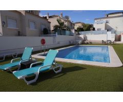 CHALET DE 3 DORMITORIOS CON VISTAS AL MAR Y PISCINA COMUNITARIA - ZONA SAN MIGUEL DE SALINAS -