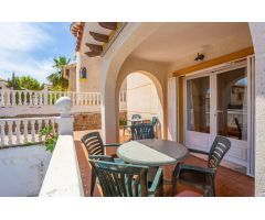Oasis Familiar: Chalet con Piscina en Urbanización Privada