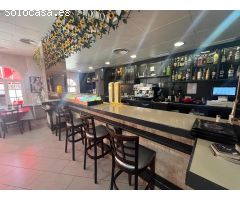 EN VENTA – Restaurante Totalmente Equipado en Torrevieja, ¡Listo para Empezar!