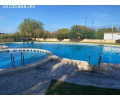 Chalet pareado reformado de 4 dormitorios con solárium, jardín privado, 4 trasteros y parking