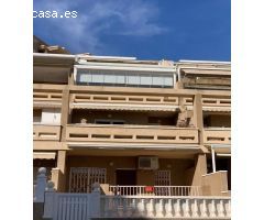 ADOSADO DUPLEX EN ARENALES DEL SOL (CON PISCINA Y PLAZA GARAJE)