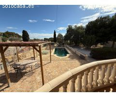 CHALET CON PISCINA EN COTOVETA-BONALBA