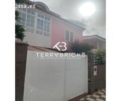 ¡Imponente Chalet Independiente de 404?m² con 7 hab, 4 baños, Jardín, Terraza y Gran Potencial!