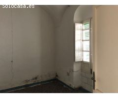 CASABANCO  VENDE CASA EN CASTUERA.