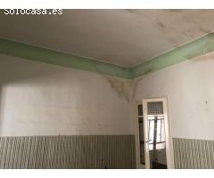 CASABANCO  VENDE CASA EN CASTUERA.