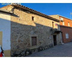 CASABANCO VENDE CASA DE  CUATRO DORMITORIOS EN ARROYOMOLINO.