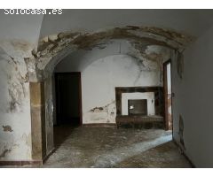 CASABANCO VENDE CASA DE  CUATRO DORMITORIOS EN ARROYOMOLINO.