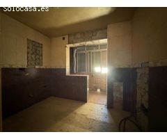 CASABANCO VENDE PISO DE TRES DORMITORIOS EN MÉRIDA.
