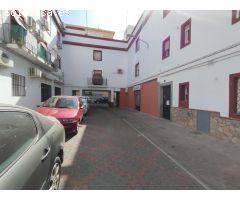 CASABANCO VENDE VIVIENDA  DE CINCO  DORMITORIOS EN ZAFRA.