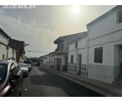 CASABANCO VENDE  VIVIENDA DE TRES DORMITORIOS EN MIAJADAS