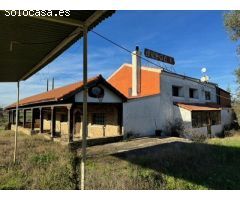 CASABANCO VENDE FINCA CON HOTEL EN MADROÑERA