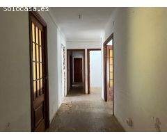 CASABANCO VENDE ESTUPENDA VIVIENDA DE CINCO DORMITORIOS EN LLERENA
