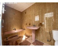 SE VENDE PISO DE CUATRO DORMITORIOS EN  ZAFRA
