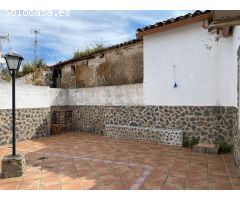 SE VENDE PISO DE CUATRO DORMITORIOS EN  ZAFRA