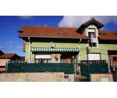 Chalet Pareado en Esquina en Torres, Torrelavega – Ubicación Inmejorable LISTO PARA ENTRAR A VIVIR.