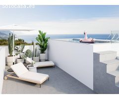 Obra nueva - Chalet adosado con piscina privada y vistas al mar en Torrox