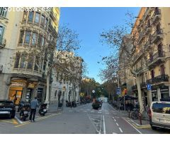 Traspaso de Restaurante con solera en la mejor zona del Eixample de Barcelona