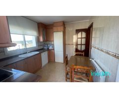 Gran casa con muchos espacios y mucha luz para gran famiia!
