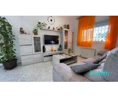 Preciosa casa con gran jardín
