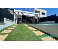 Preciosa adosada de una sola planta con piscina privada en Cunit Zona Residencial