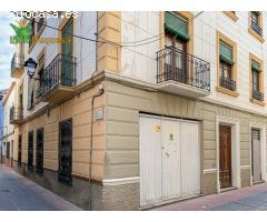 GRAN Casa pareada en ESQUINA a dos 2 calles en venta en Santa Fe