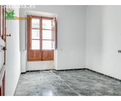GRAN Casa pareada en ESQUINA a dos 2 calles en venta en Santa Fe