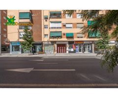 Amplia plaza de aparcamiento en Arabial
